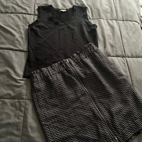 Dresses & Skirts - Skirt outfit 🌸